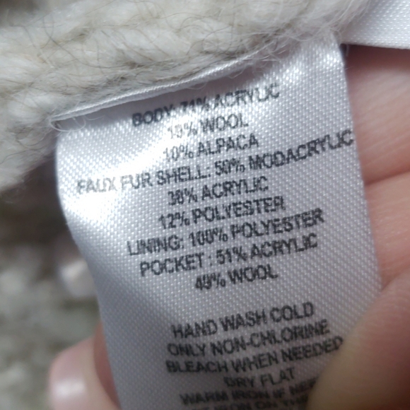 Ann Taylor Loft beige Knit Vest with faux fur collar size small - Picture 6 of 7